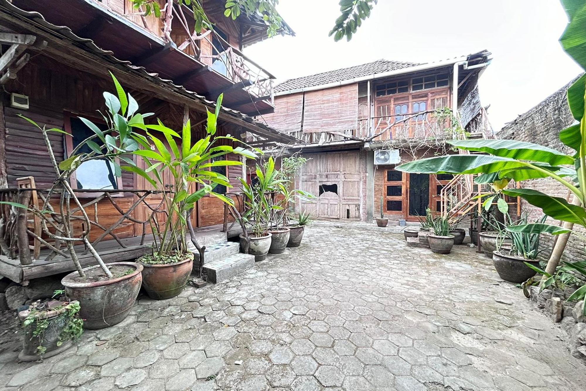 Chez Laelik Hotel Yogyakarta Exterior photo